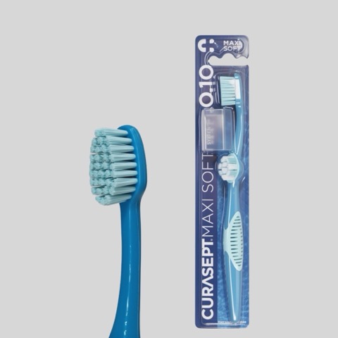 Зубная щётка Maxi Soft 010